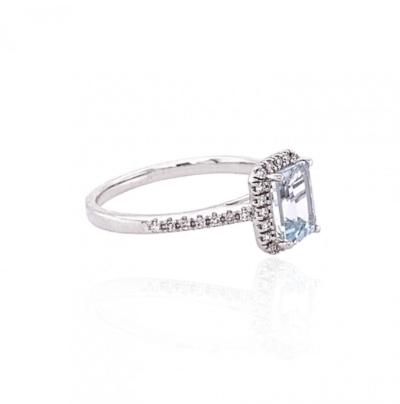 Aqua Marine and Diamond White Gold Ring