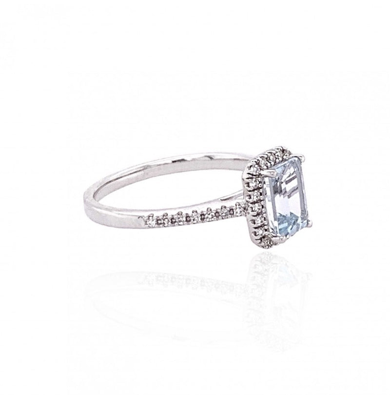 Aqua Marine and Diamond White Gold Ring