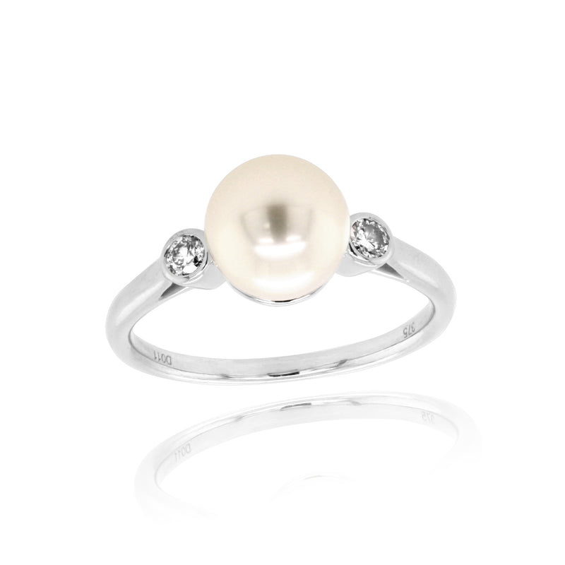 White Gold and Diamond Pearl Ring